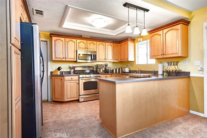 10175 Balsam Avenue, Hesperia, California 92345