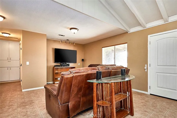 10175 Balsam Avenue, Hesperia, California 92345