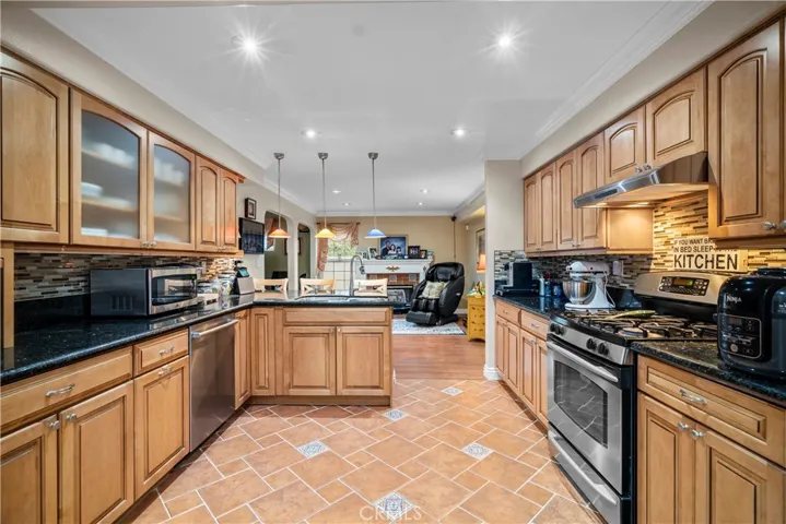 20006 Blackbird Lane, Canyon Country, California 91351