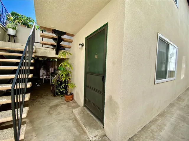 709 Amapola Avenue, Torrance, California 90501