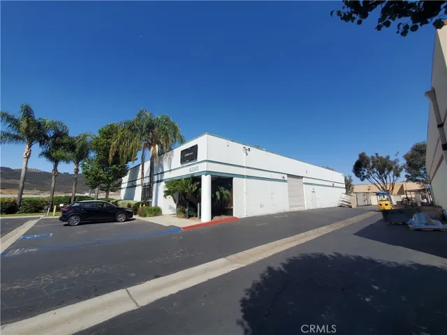 42245 Sarah Way, Temecula, California 92590