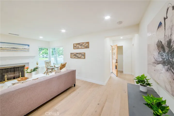 3754 Edgehill Drive, Los Angeles, California 90018