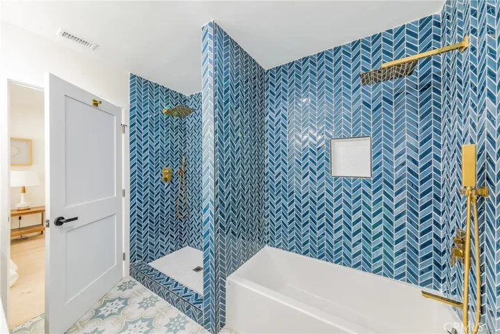 3754 Edgehill Drive, Los Angeles, California 90018