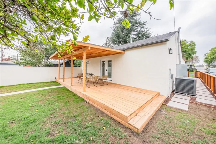 3754 Edgehill Drive, Los Angeles, California 90018