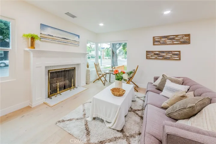 3754 Edgehill Drive, Los Angeles, California 90018