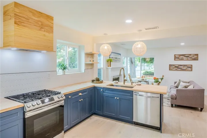 3754 Edgehill Drive, Los Angeles, California 90018