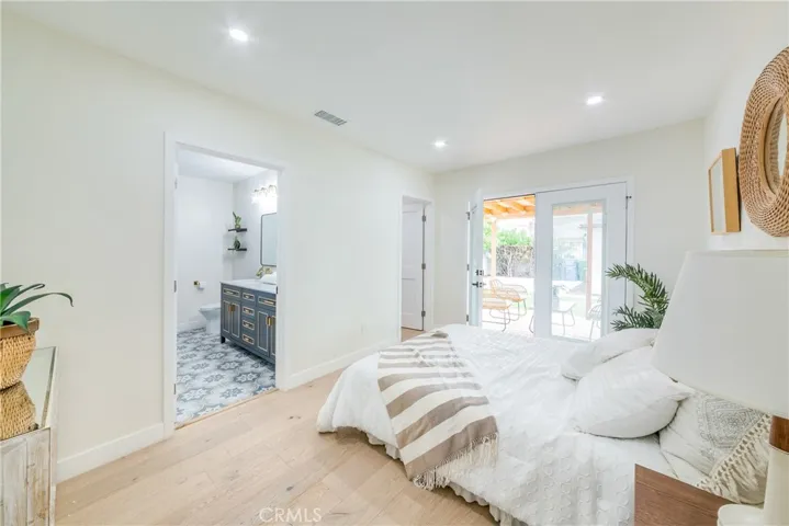 3754 Edgehill Drive, Los Angeles, California 90018