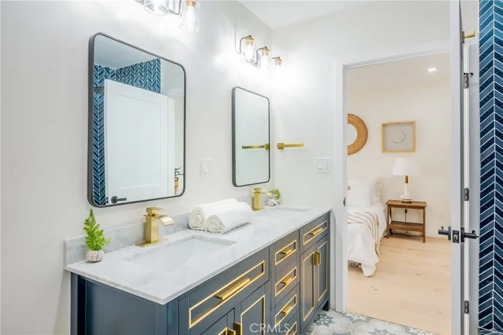 3754 Edgehill Drive, Los Angeles, California 90018