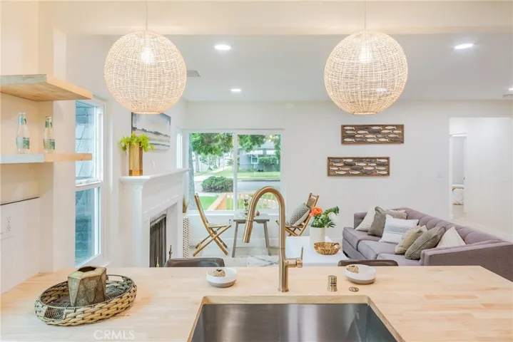 3754 Edgehill Drive, Los Angeles, California 90018
