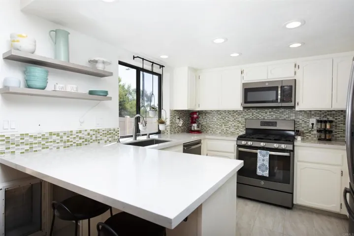 6928 Peach Tree Road, Carlsbad, California 92011