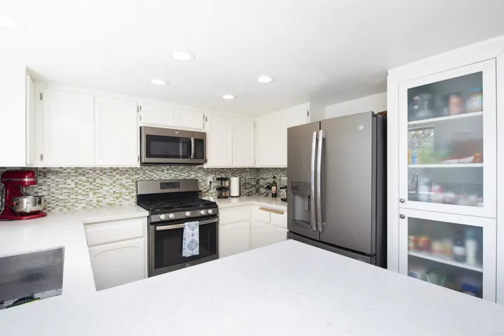 6928 Peach Tree Road, Carlsbad, California 92011