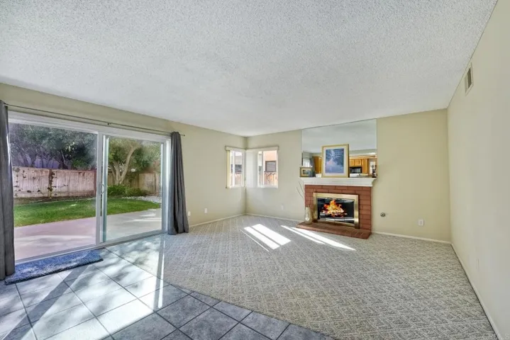 1102 La Tortuga Dr, Vista, California 92081