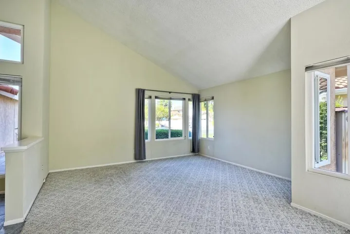 1102 La Tortuga Dr, Vista, California 92081