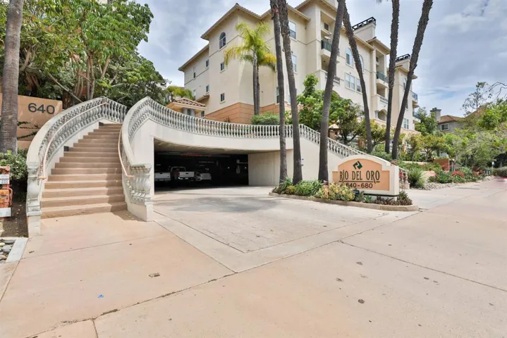 640 Camino De La Reina 1311, San Diego, California 92108