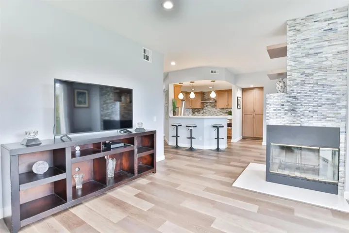 640 Camino De La Reina 1311, San Diego, California 92108