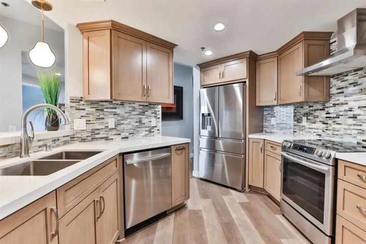 640 Camino De La Reina 1311, San Diego, California 92108