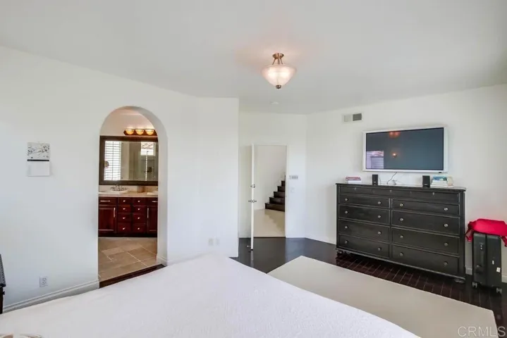 6077 Abbottswood, La Jolla, California 92037