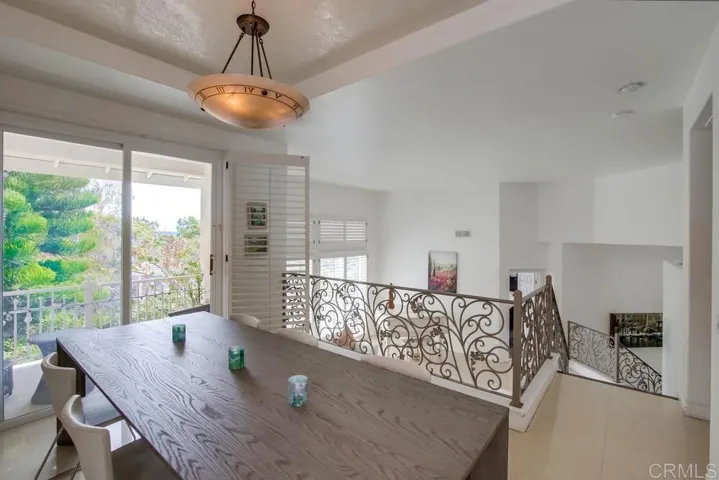 6077 Abbottswood, La Jolla, California 92037