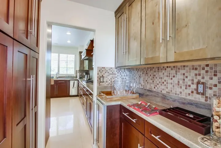 6077 Abbottswood, La Jolla, California 92037