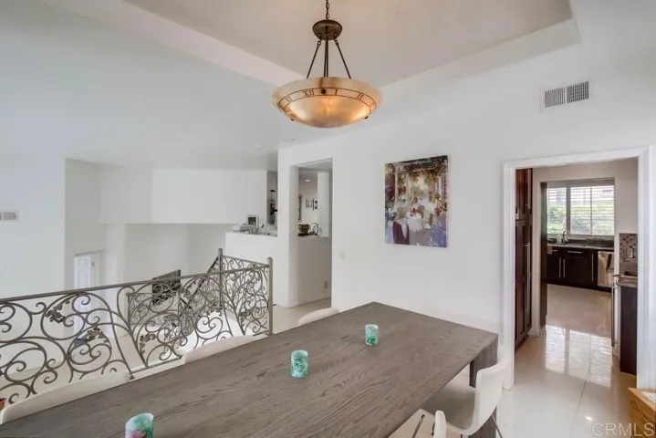6077 Abbottswood, La Jolla, California 92037