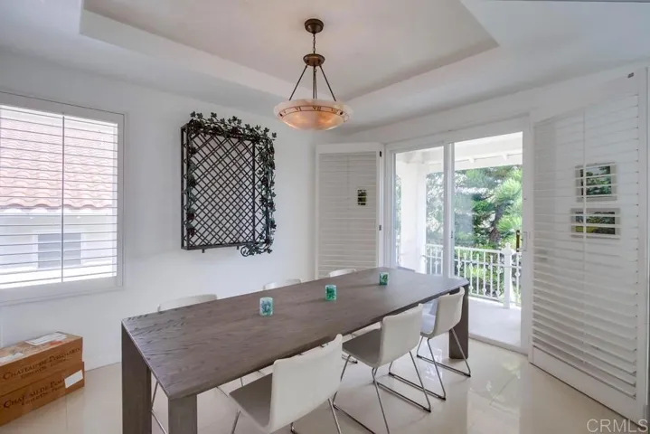6077 Abbottswood, La Jolla, California 92037