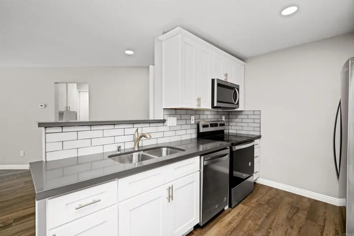 9720 Mesa Springs Way 18, San Diego, California 92126