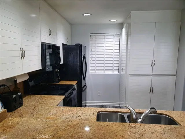 2243 Martin 307, Irvine, California 92612
