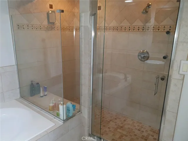 2243 Martin 307, Irvine, California 92612