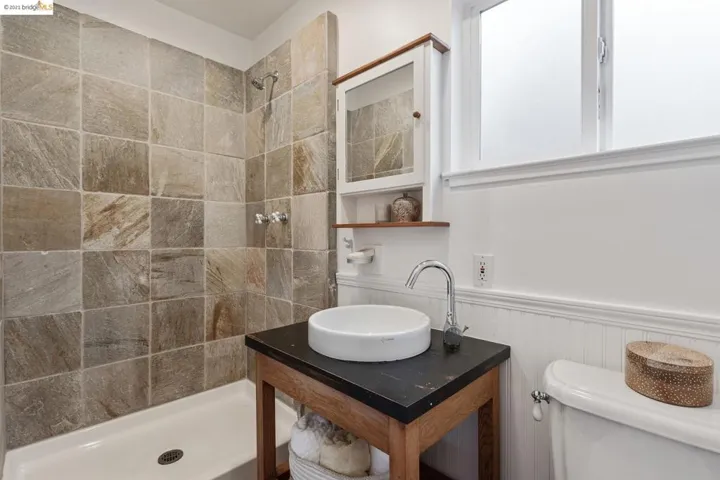 5636 Golden Gate Ave, Oakland, California 94618
