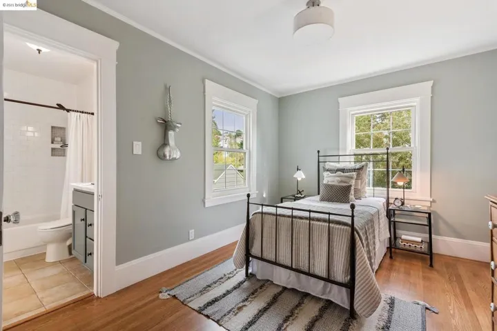 5636 Golden Gate Ave, Oakland, California 94618
