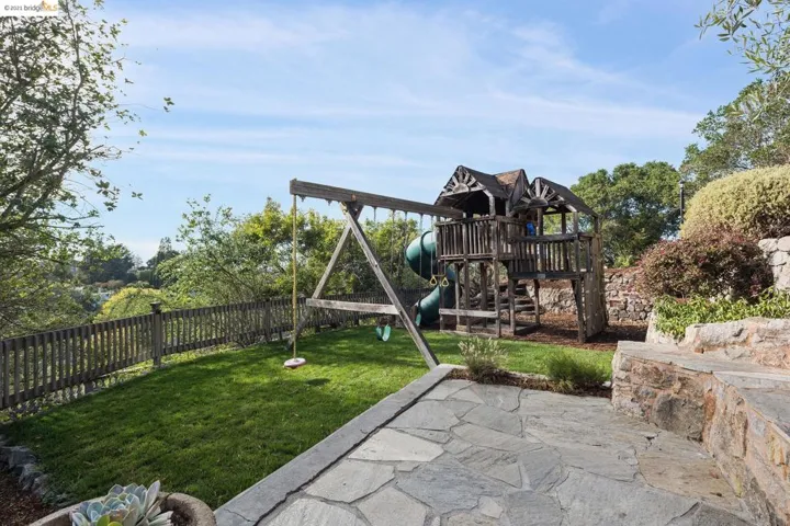 5636 Golden Gate Ave, Oakland, California 94618