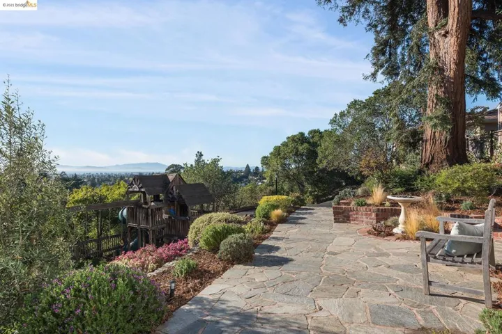 5636 Golden Gate Ave, Oakland, California 94618