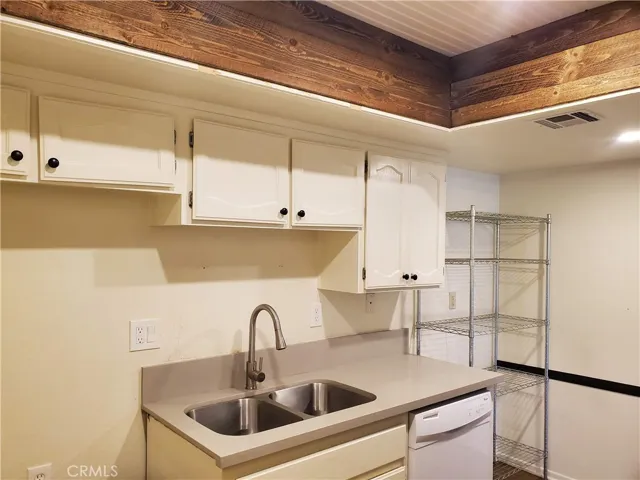 19258 Cottonwood Drive, Apple Valley, California 92308