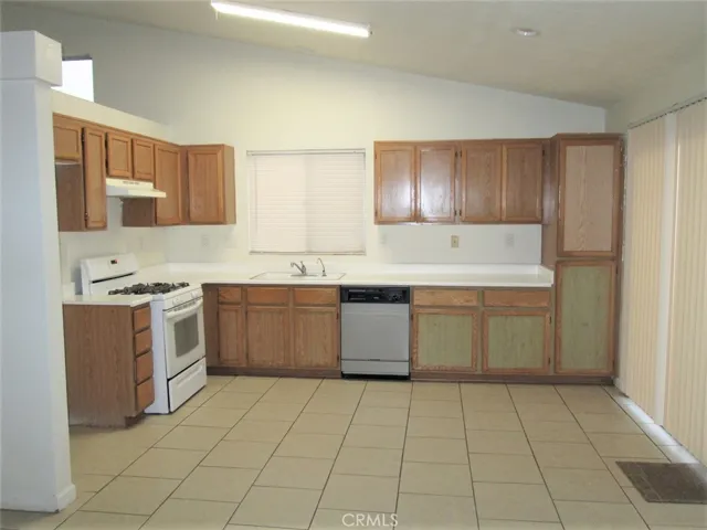 13684 W Nolina Drive, Hesperia, California 92344