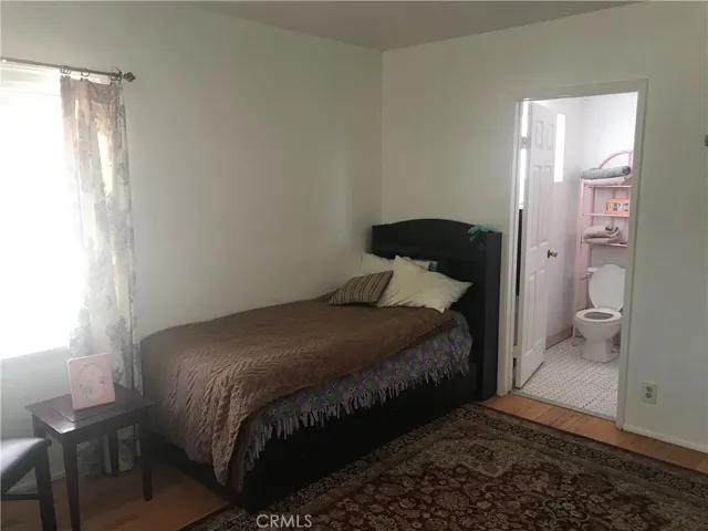 Downstairs Bedroom 2 With own Bathroom