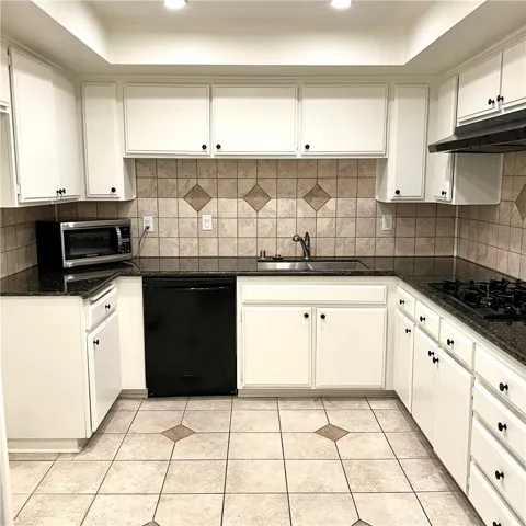 620 N Kenwood Street 213, Glendale, California 91206