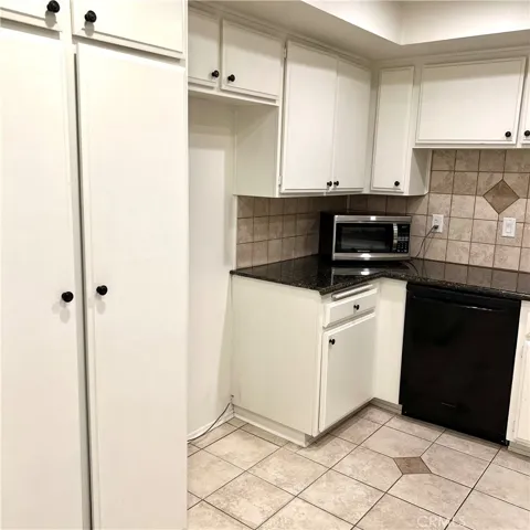 620 N Kenwood Street 213, Glendale, California 91206