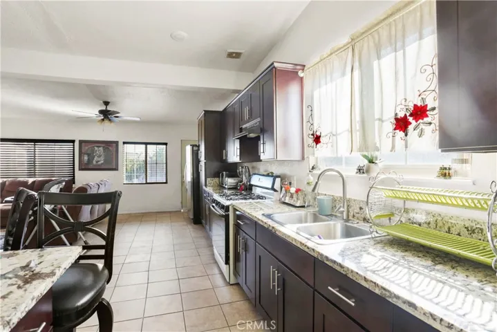 165 W Alru Street, Rialto, California 92376