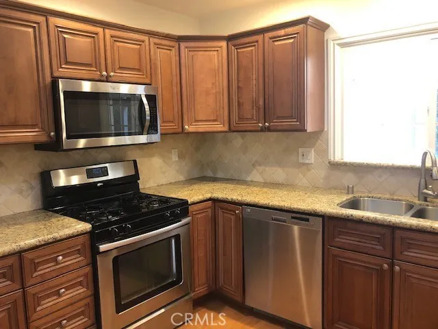 22938 Leonora Drive, Woodland Hills, California 91367