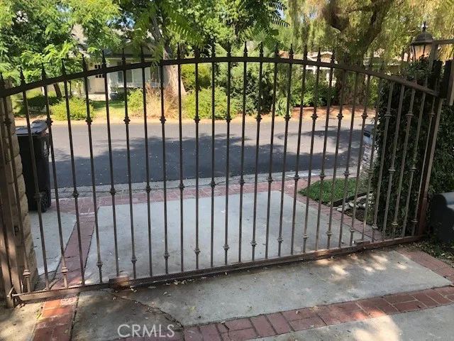 22938 Leonora Drive, Woodland Hills, California 91367