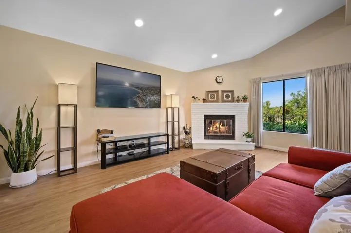 5410 Browning Road, Carlsbad, California 92008