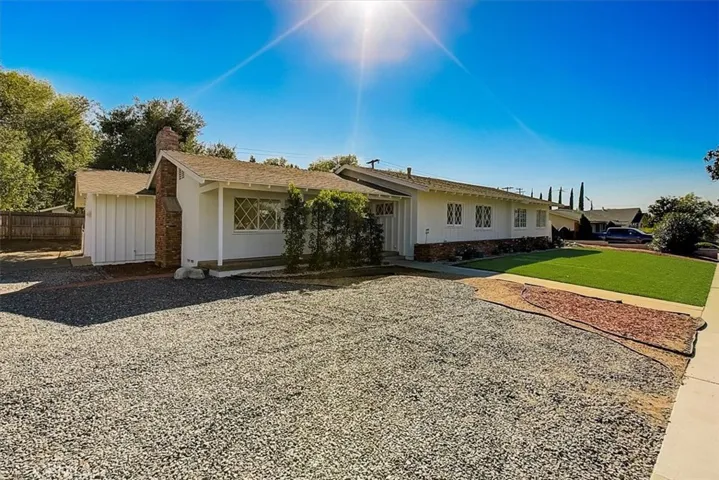 2464 Central Avenue, Riverside, California 92506