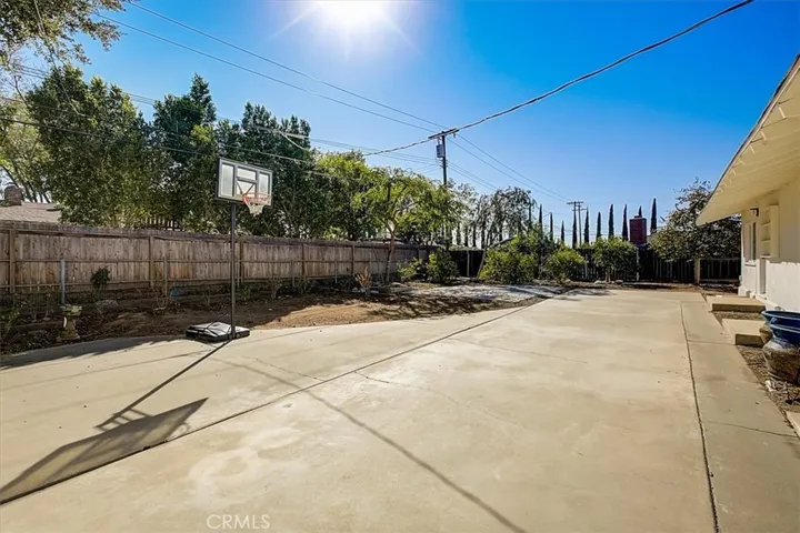 2464 Central Avenue, Riverside, California 92506