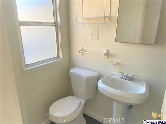3781 Mountain View Avenue B, Pasadena, California 91107