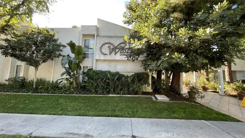 20134 Leadwell Street 163, Winnetka, California 91306