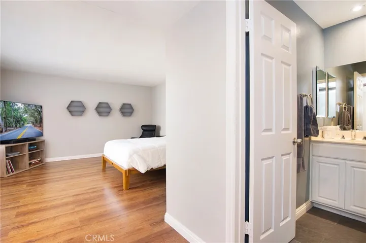 Master with En Suite.