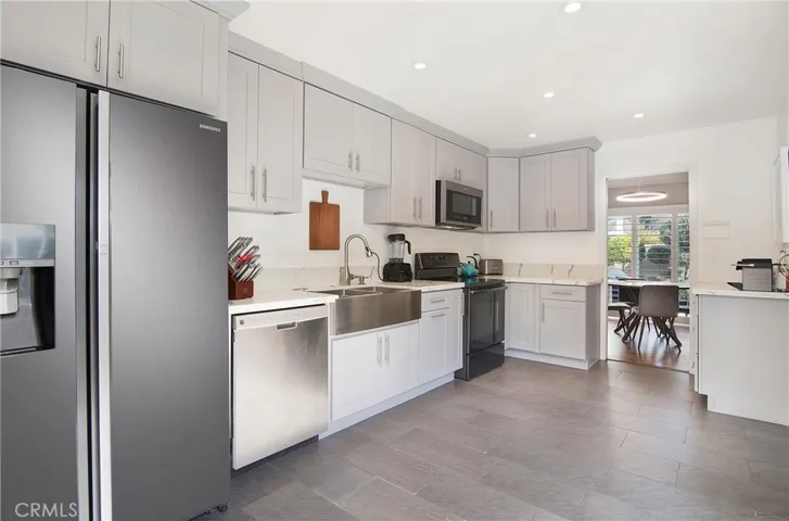 Newly remodeled kitchen.