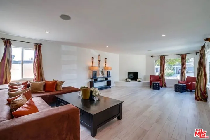9338 Rhea Avenue, Northridge, California 91324