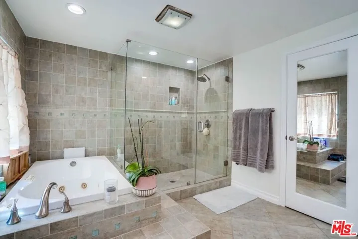 9338 Rhea Avenue, Northridge, California 91324