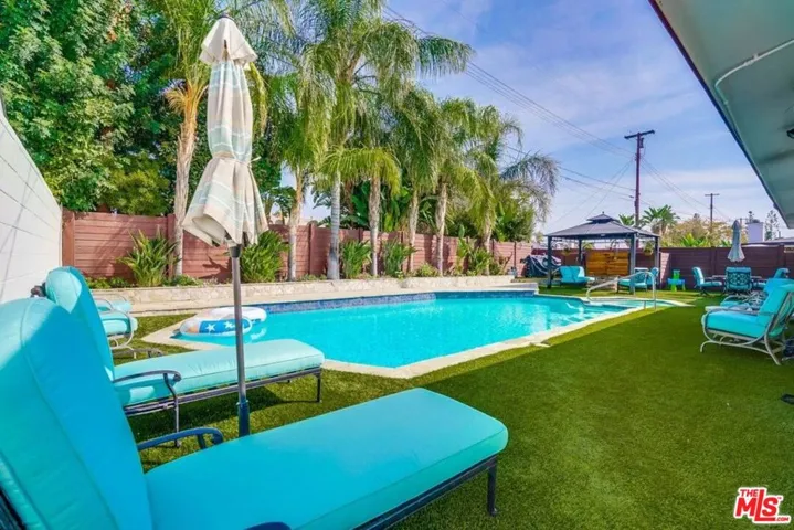 9338 Rhea Avenue, Northridge, California 91324